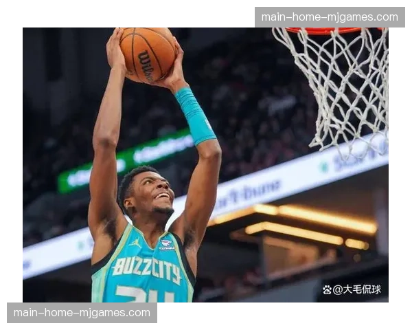 黄蜂与活塞比赛节奏缓慢，半场双方得分均未超过50分。